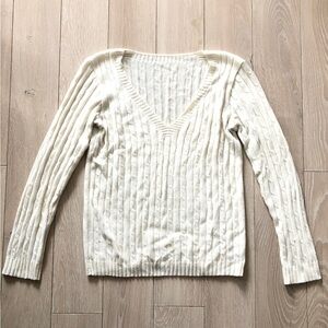 Sandra LF. Oliveira Classic Cable Knit V Neck Sweater in Off White Size M